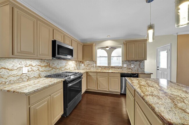 Photo - 1927 Laura Anne Dr