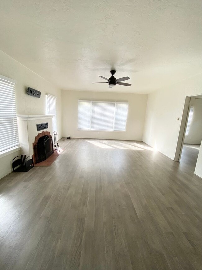 Photo - H203-211-P Unit 203