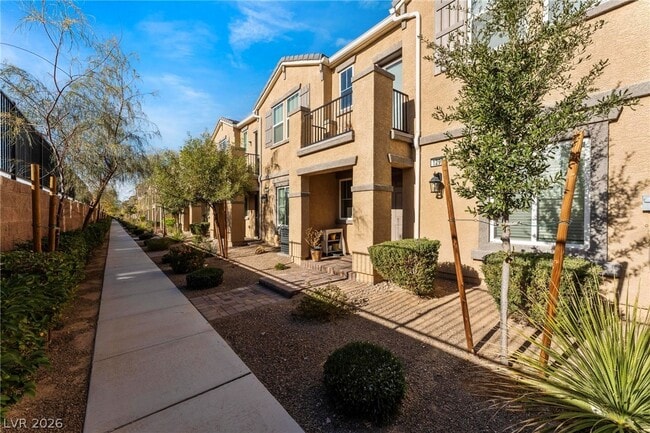 Photo - 1299 Raritan Pl