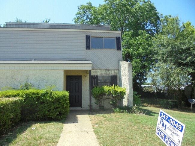 Building Photo - Anthony Circle Townhomes, Enterprise, AL