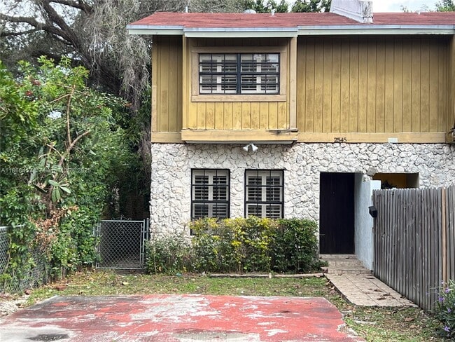 Building Photo - 2545 NE 182nd St Rental