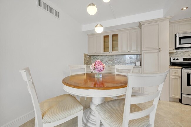 Photo - 720 Bayshore Dr Unidad 304