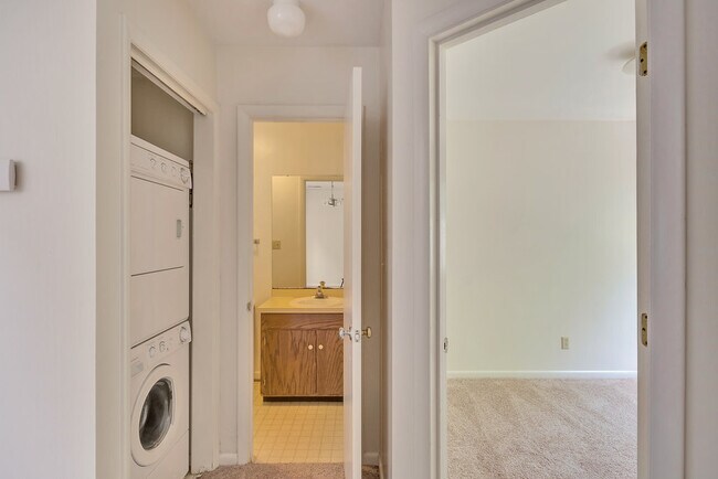 Photo - 1543 Birnam Dr