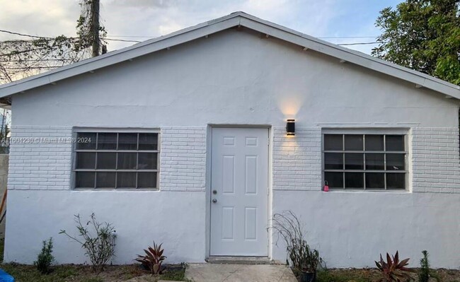 Photo - 918 SW 9th Ave Casa