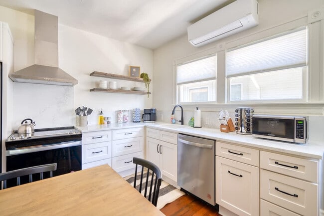 Photo - 1032 SE 12th Ave Unit ID1309822P