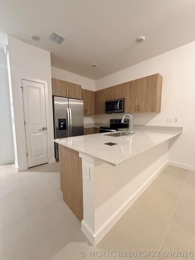 151 Lakeside Lndg Ct