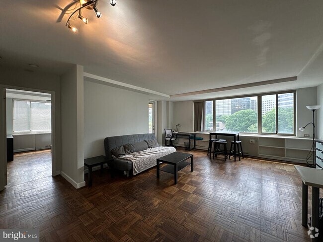 Building Photo - 1111 Arlington Blvd Unit 618 Rental