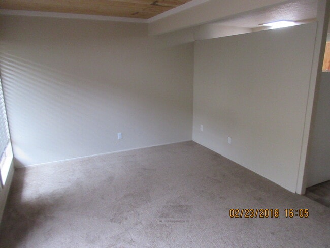 Photo - (690) Circle Court - 1 Bedroom / 1 Bathroom Unit J03