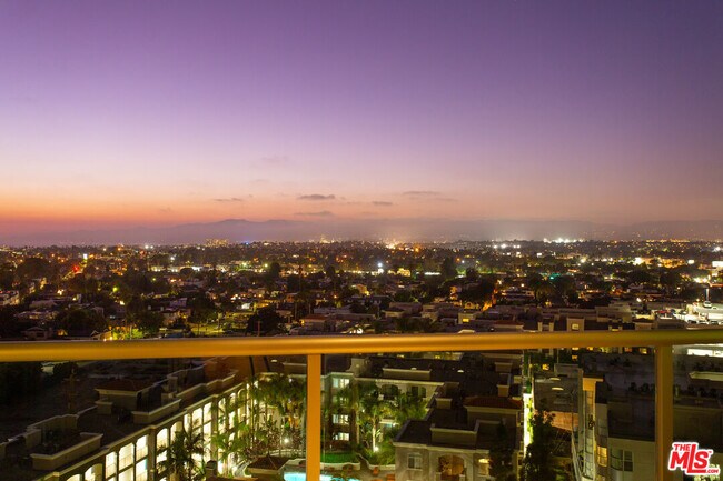 Photo - 13700 Marina Pointe Dr Unit 909