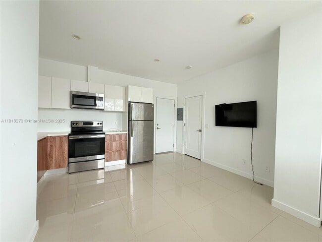 Photo - 924 Marseille Dr Unit 6