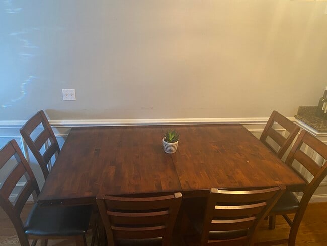 Dining Room - 1164 Nanticoke St