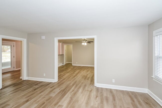 Photo - 113 Elementary Dr