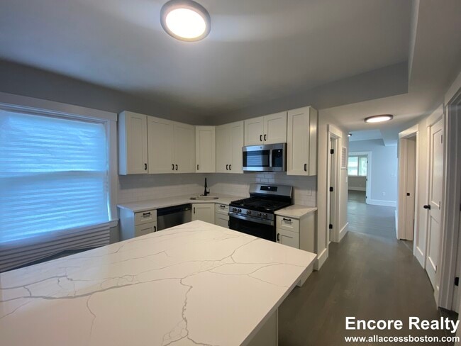 Building Photo - 118 Marginal St Unit 9