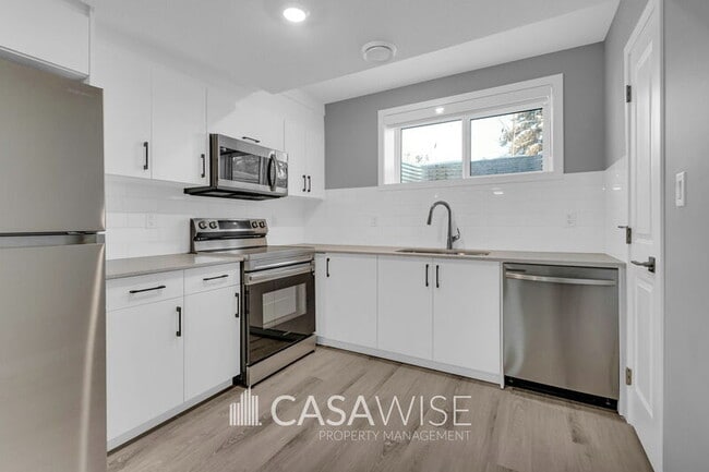 Photo - 9348-9154 154 St