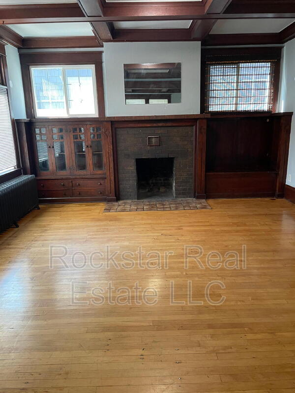 1524 W Gardner Ave Unit 1