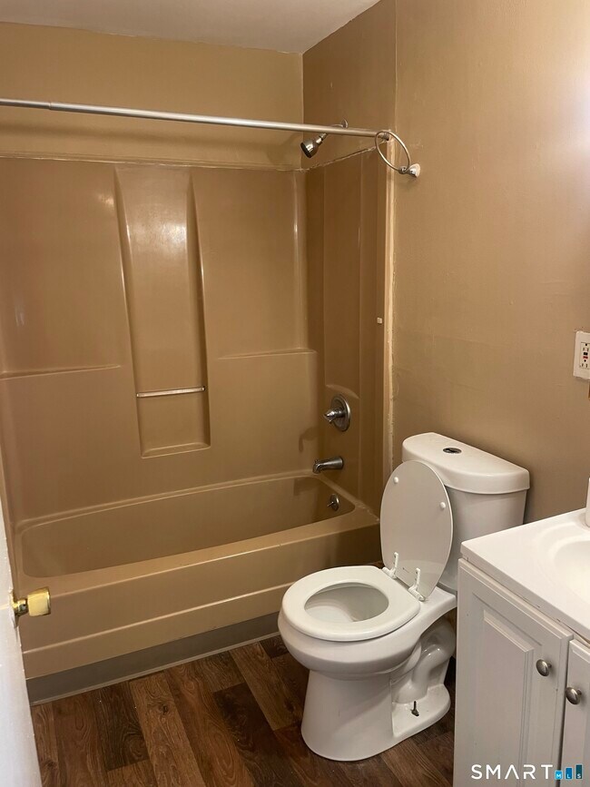 Photo - 102 Adeline St