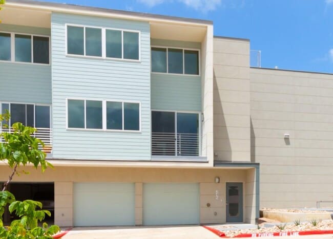 Building Photo - 604 N Bluff Dr Unit 245