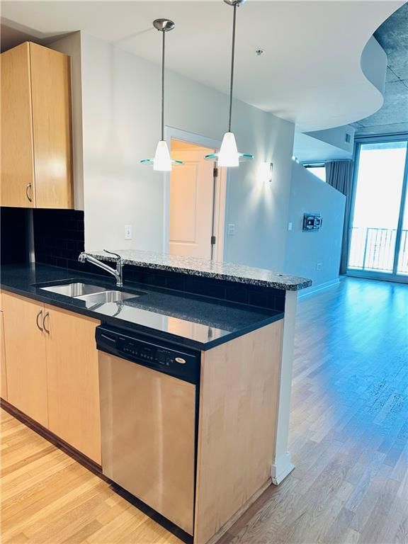 Photo - 400 W Peachtree St NW