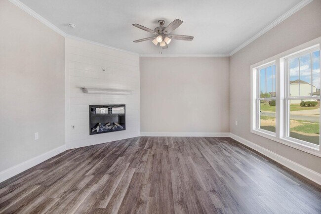Photo - 312 Kingston Cir