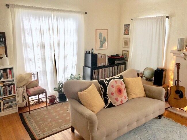 Livingroom - 3459 Winslow Dr Unit 3457