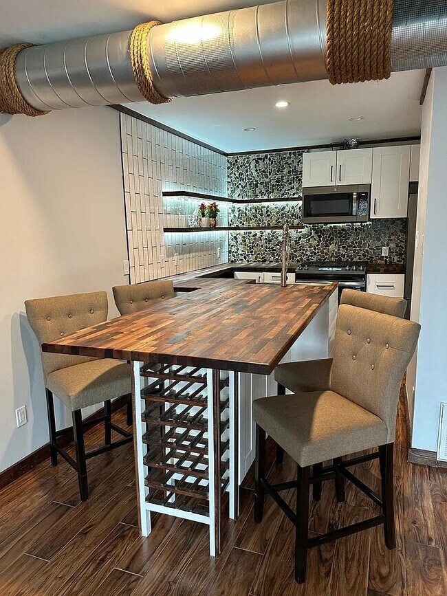 1909 Brun St Unit 5