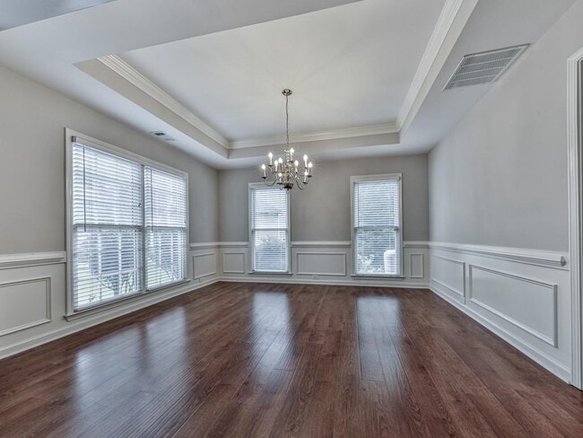 Photo - 408 Sixes Dr