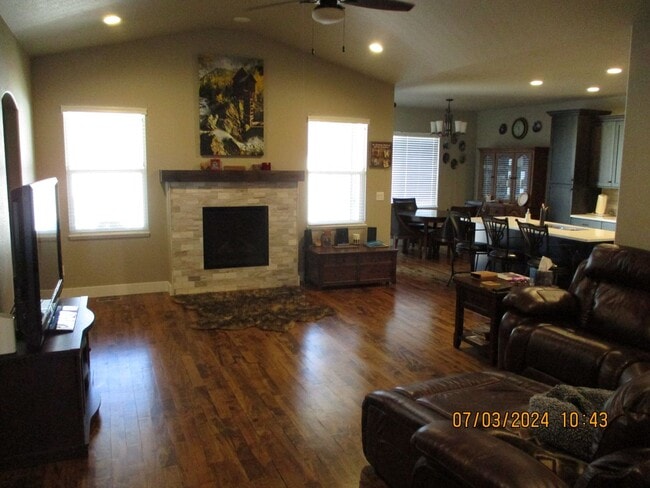 Photo - Dog Friendly! Beautiful 3 Bedroom, 2 Bath Ranch in Berthoud!