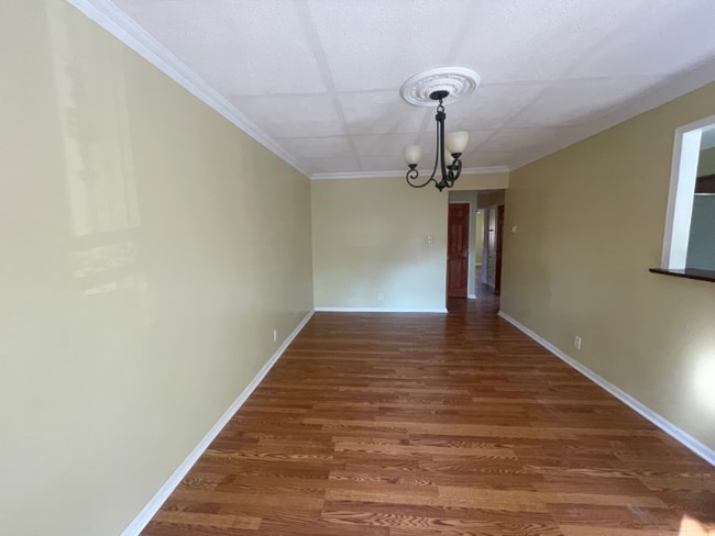 Building Photo - 605 E 86th St Rental