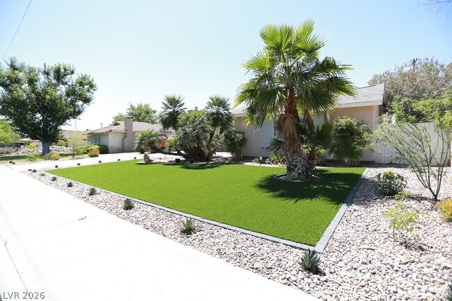 Photo - 2725 Colanthe Ave