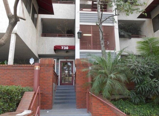 Building Photo - 730 W 4th St Rental
