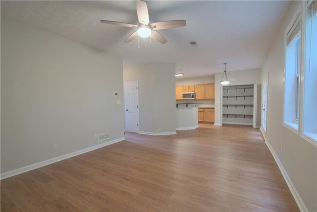 Photo - 2013 Ridgestone Landing SW