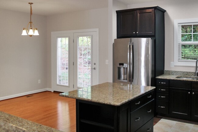 Photo - 1616 Kempton Pl