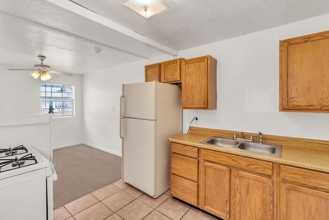 Bright Downtown Studio Apartment