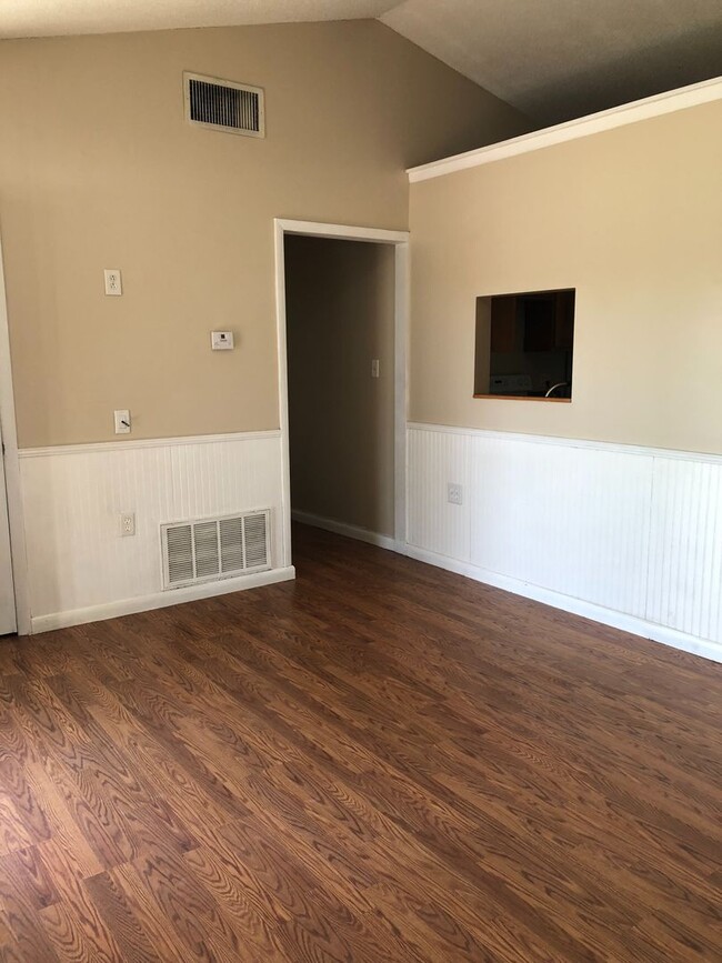 Photo - 4 Bed 1 Bath Home | Pet Friendly | Washer Dryer Hook Ups | Section 8 Welcome