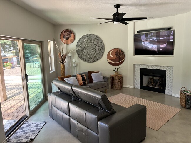 13369 Park Ln