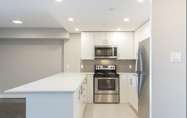 Building Photo - 25 San Romanoway