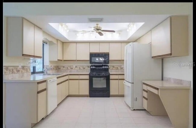 Photo - 25230 Campos Dr