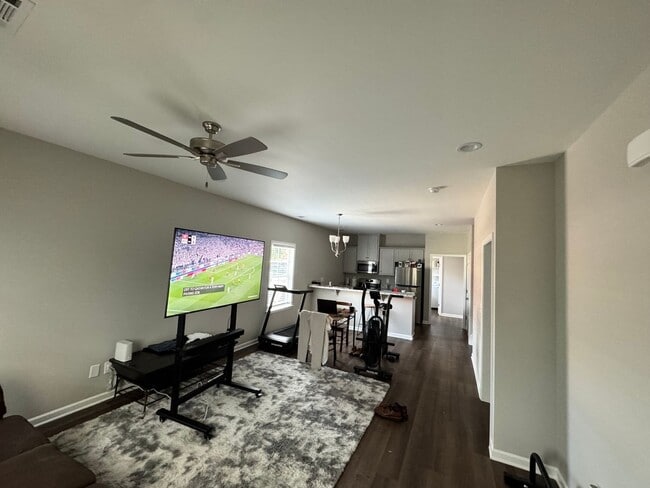 Photo - 1290 Providence Ln