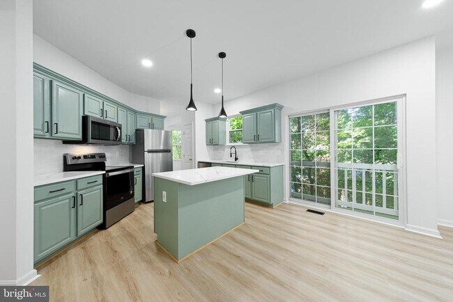 Photo - 2032 S Langley St
