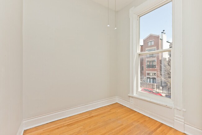 Photo - 858 N Paulina St Unit 2