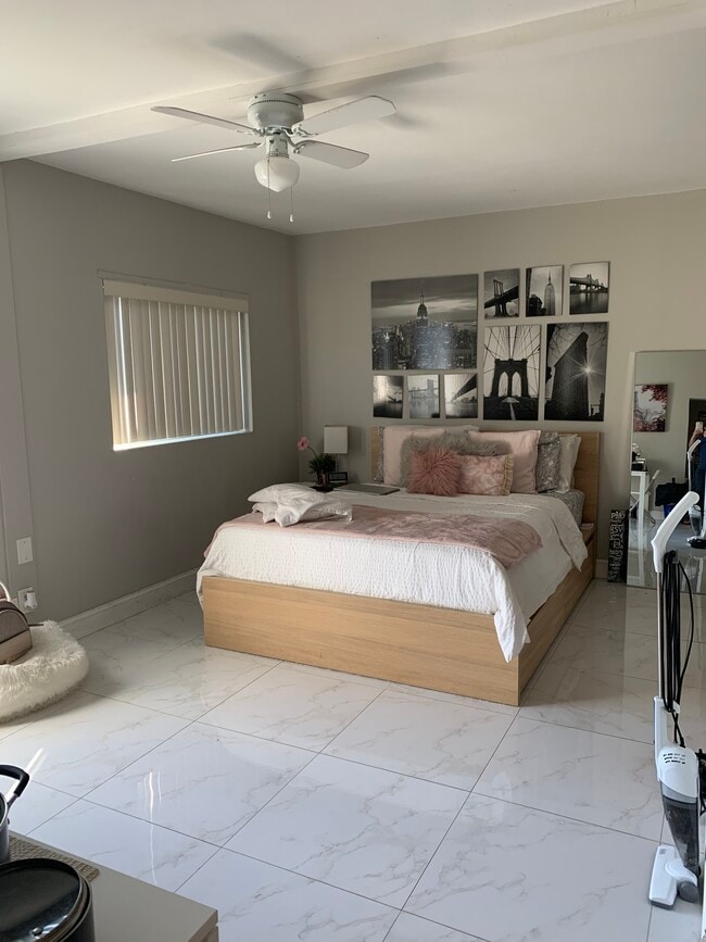 Building Photo - 727 N Highland Dr Unit Studio Rental