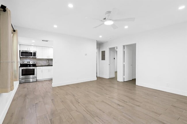 Photo - 1109 NE 6th Ave Unit 2