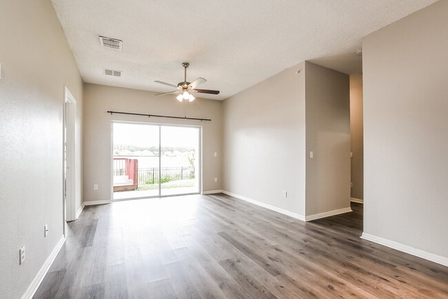 4244 Waterside Pointe Cir