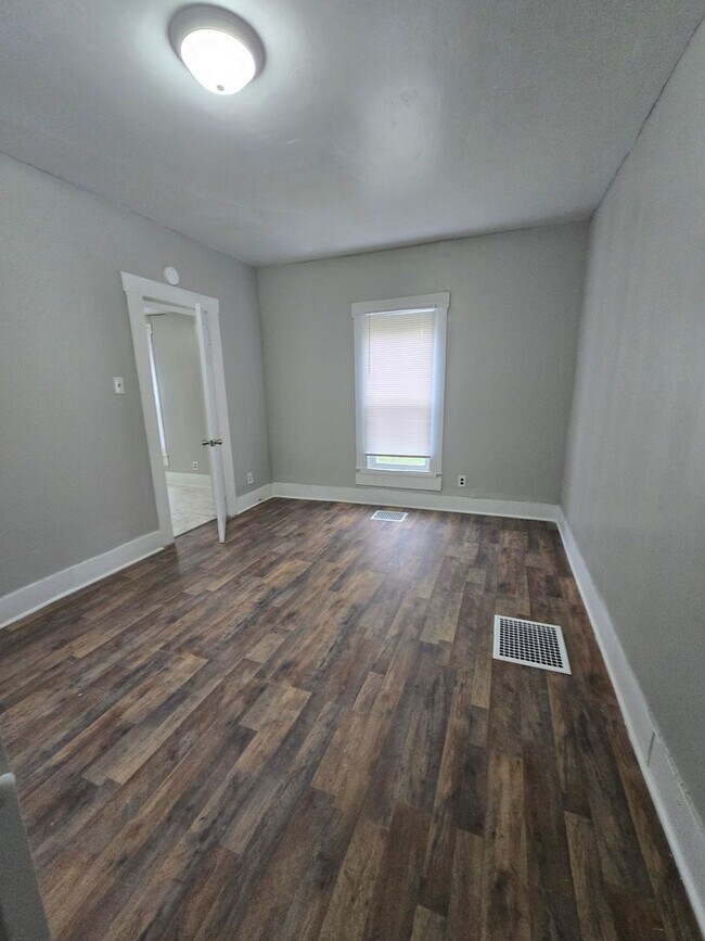 Photo - 2207 S Walnut St Unidad 2