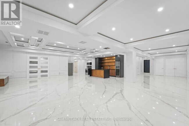 Photo - 1394 Lorne Park Rd