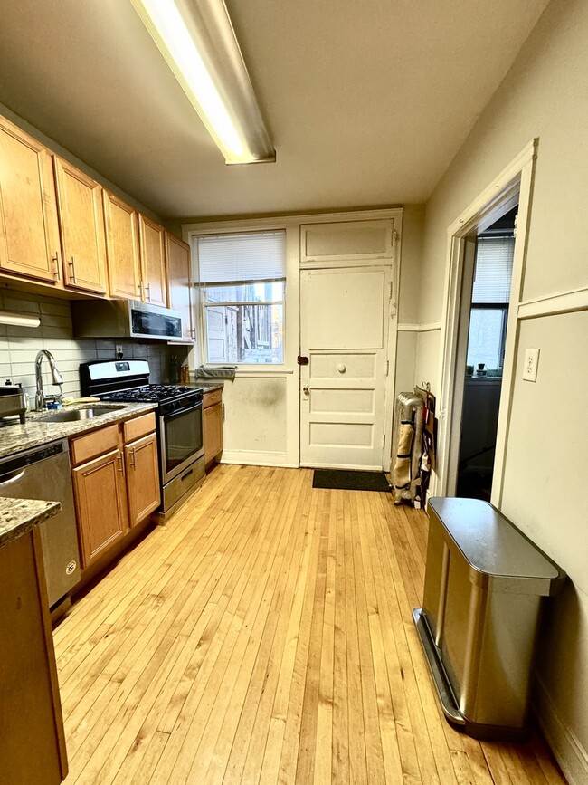 Photo - 1955 W Sunnyside Ave Unidad 2