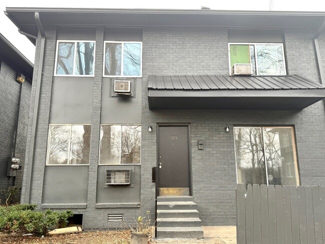 Photo - 550 Harding Pl