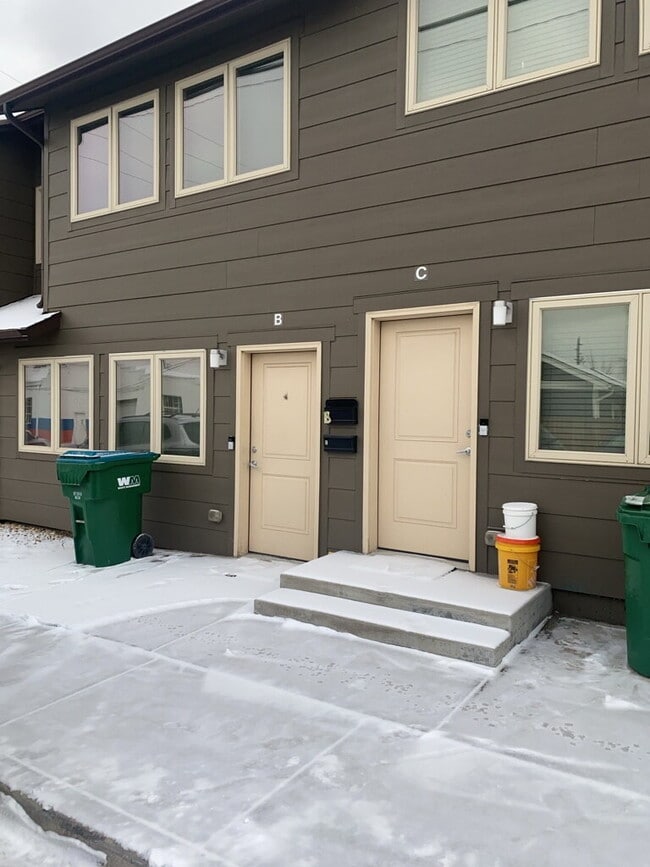 Building Photo - 2BR/2.5BA Condo in Englewood Unit A