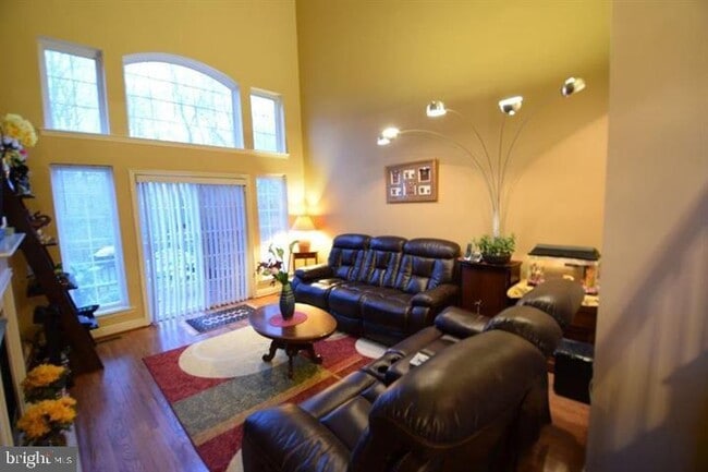 Building Photo - 269 Center Point Ln