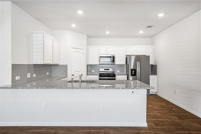 Photo - 121 Mackinac Ln